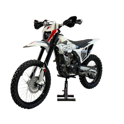 Мотоцикл AJERRA FALCON K6  Хотите мотоцикл, который не подведёт на сложном рельефе и при этом не опустошит кошелёк? AJERRA FALCON K6 — эндуро для любителей, сочетающий доступную цену с хорошей проходимостью. Модель подойдёт тем, кто ценит надёжность и готов исследовать новые маршруты за пределами асфальта.

AJERRA FALCON K6 идеален для любителей эндуро, которые ищут надёжный мотоцикл для активного катания по пересечённой местности. Купите его — и откройте для себя новые горизонты бездорожья!

