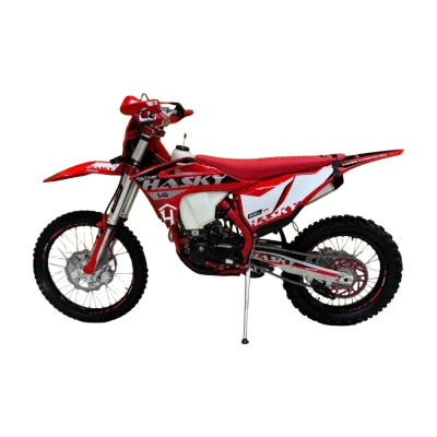 Мотоцикл Hasky V4 Racing (300cc, баланс. вал, 4 клапана) MSD  ​Нужен эндуро, где тяга предсказуема, а подвеска уверенно держит жёсткие участки без пробоев? Hasky V4 Racing подойдёт райдерам уровня любитель/спортсмен, которым важна стабильная работа мотора на разных оборотах и надёжная ходовая под регулярные выезды по бездорожью.

Hasky V4 Racing оптимален для тренировок, эндуро‑заездов и маршрутов с перепадами высот и сыпучими покрытиями. Итог покупки — готовый к нагрузкам мотоцикл с заводской комплектацией под бездорожье.